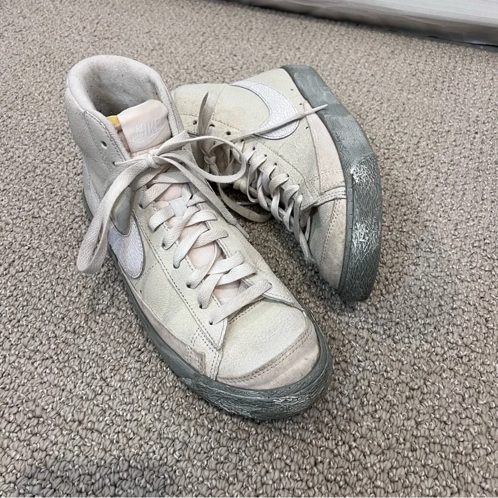Nike Blazer Mid '77 EMB Summit White Phantom Shoes Men’s Size 8.5 DV0797-100,